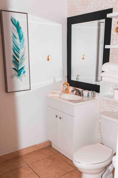 Newly Renovated 5 Min From Airport Apartamento *
